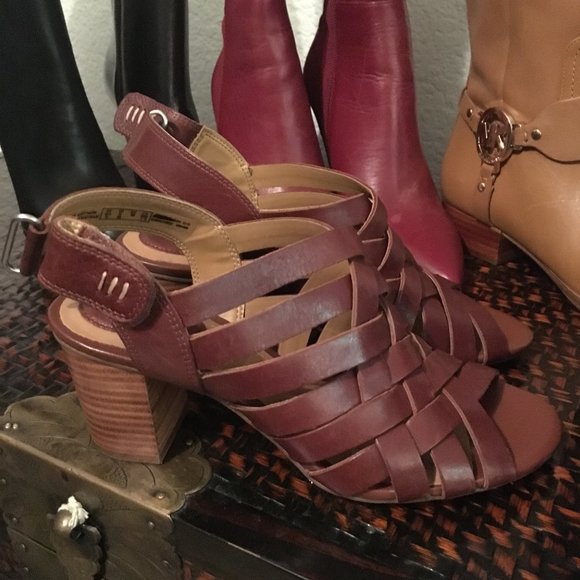 LEATHER SANDLE - Picture 3 of 3